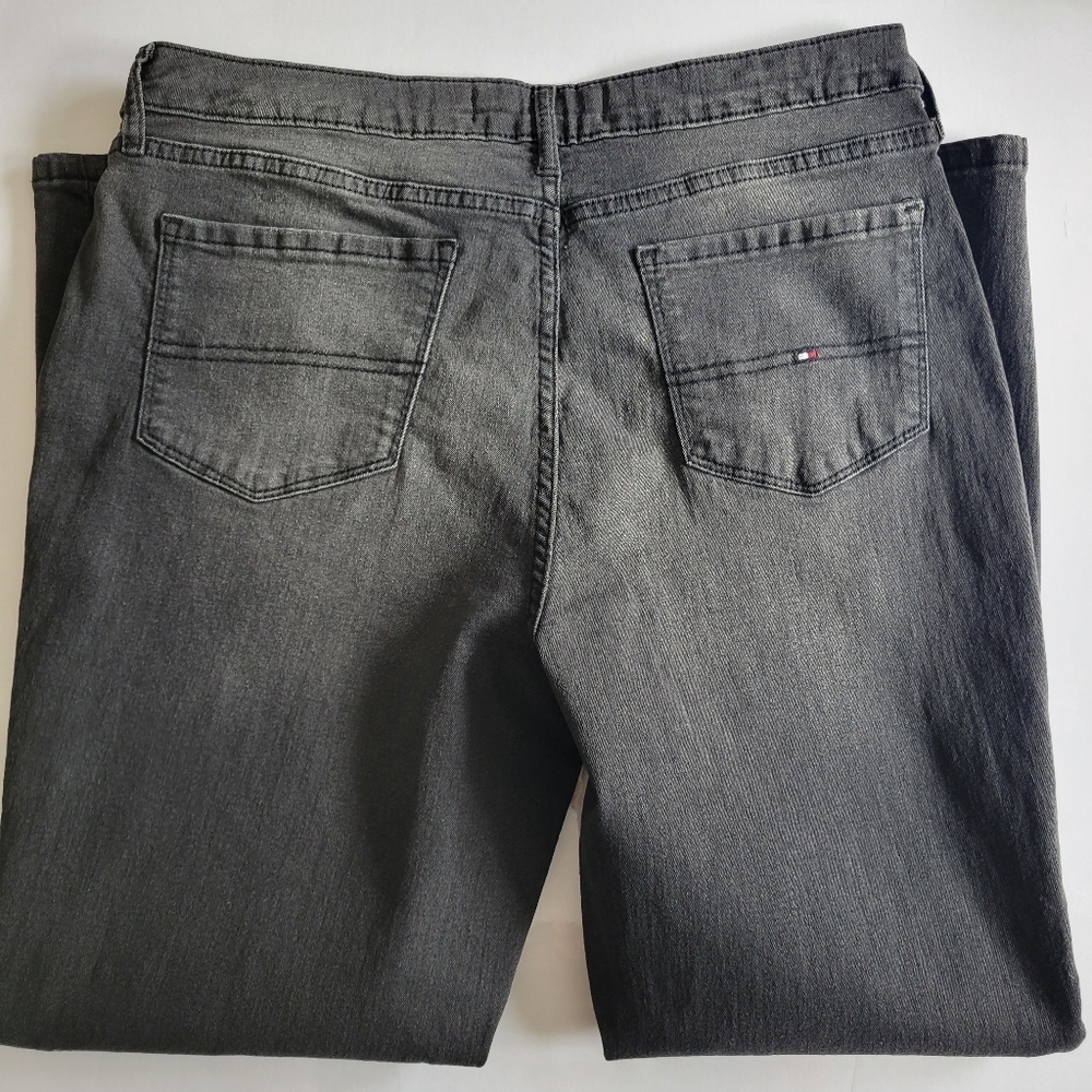 Tommy Hilfiger Denim Jeans. - Picture 4 of 8